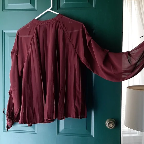 Flowy blouse NWOT - Picture 3 of 7